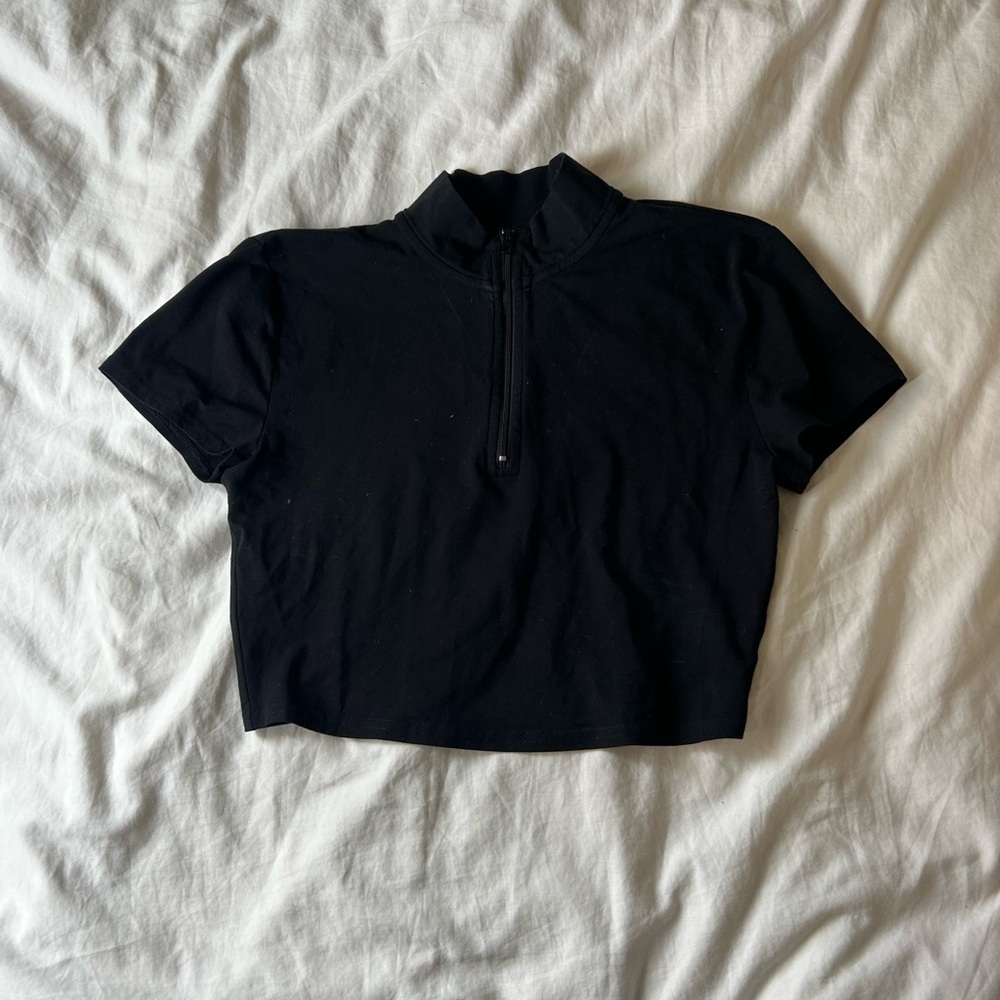 Aritzia crop zip